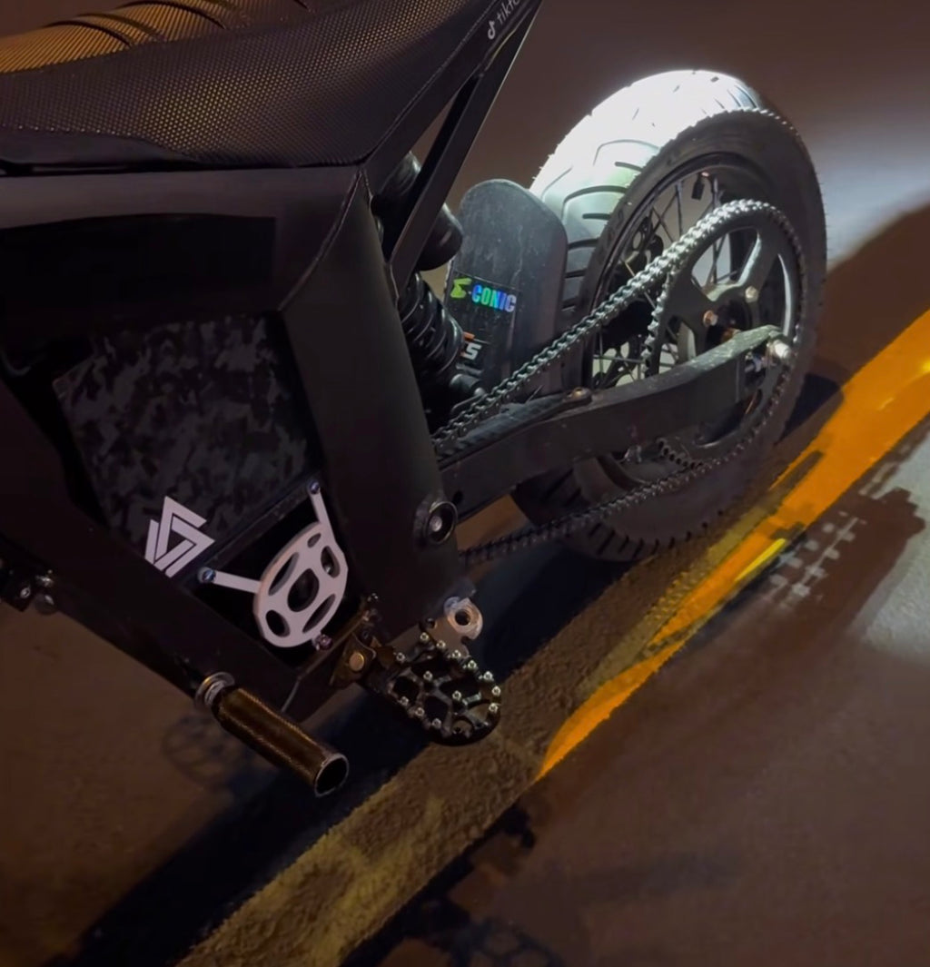 (Perorder) V1 battery powered rock light.